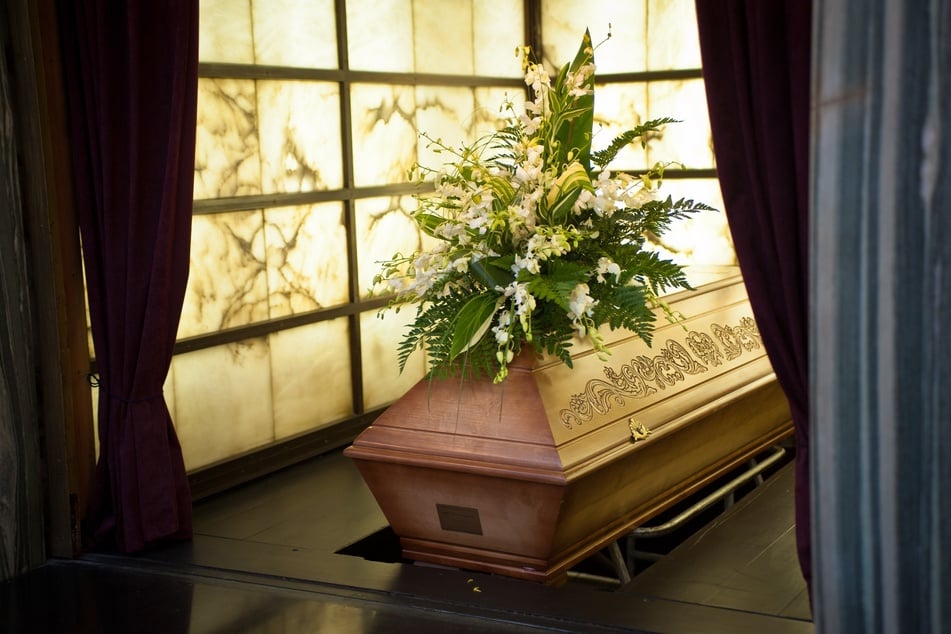 Unbekannte Einbrecher stiegen in Plauen ein Krematorium ein. Gestohlen wurde offenbar nichts. (Symbolbild)