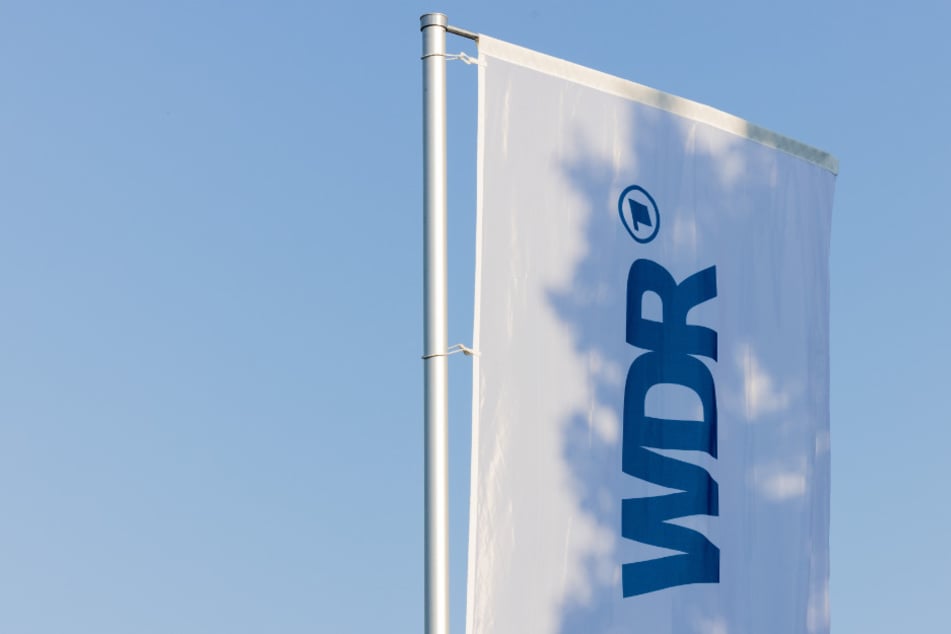 Feuer beim WDR: Live-Sendung abgebrochen, TV-Programm von Ersatz-Kulisse gesendet