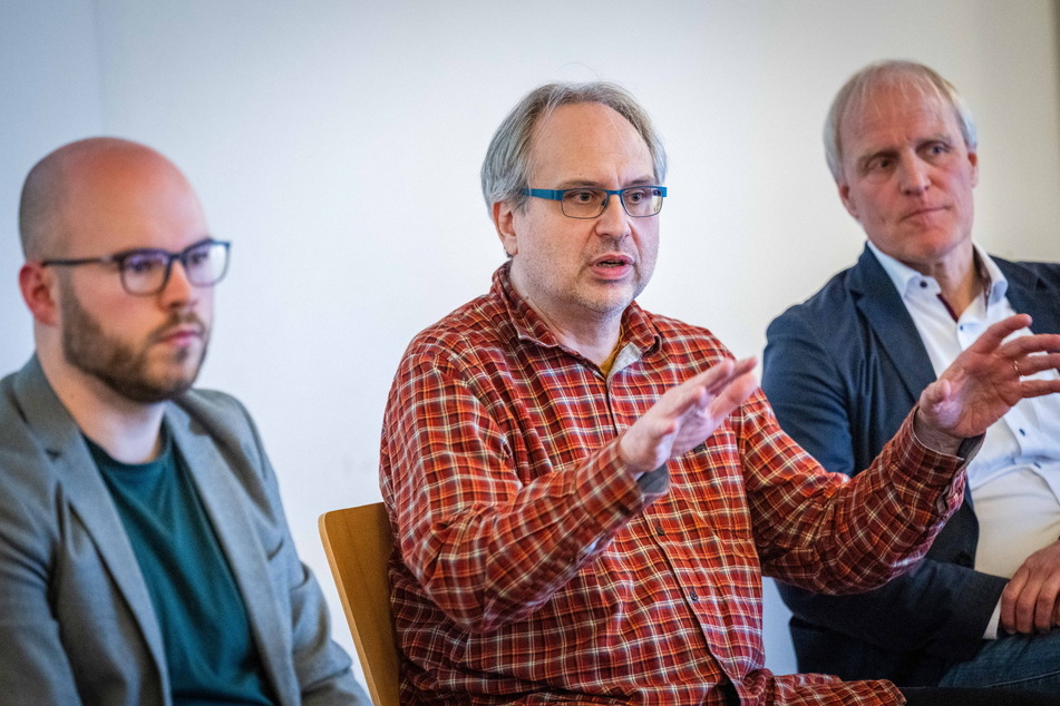 Debatte um ökologische Fernwärme: (v.l.) Patrick Schönknecht (27, Grüne), Uwe Grüner (Parents For Future) und Bernhard Herrmann (57, Grüne).