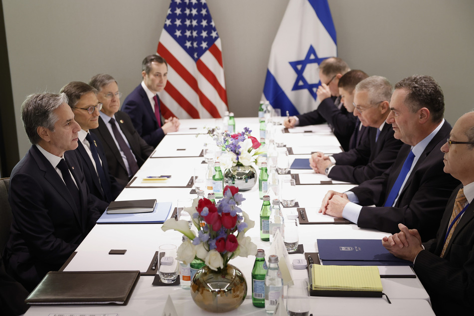 US-Außenminister Antony Blinken (61, l.) führt Gespräche über die Gaza-Frage mit israelischen Regierungsvertretern.