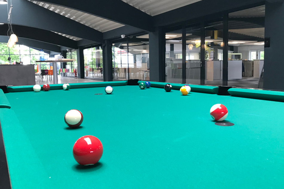 Um in Deiner Pause so richtig abzuschalten, stehen Dir bei GAZ Tischtennis und Billard zur Verfügung.