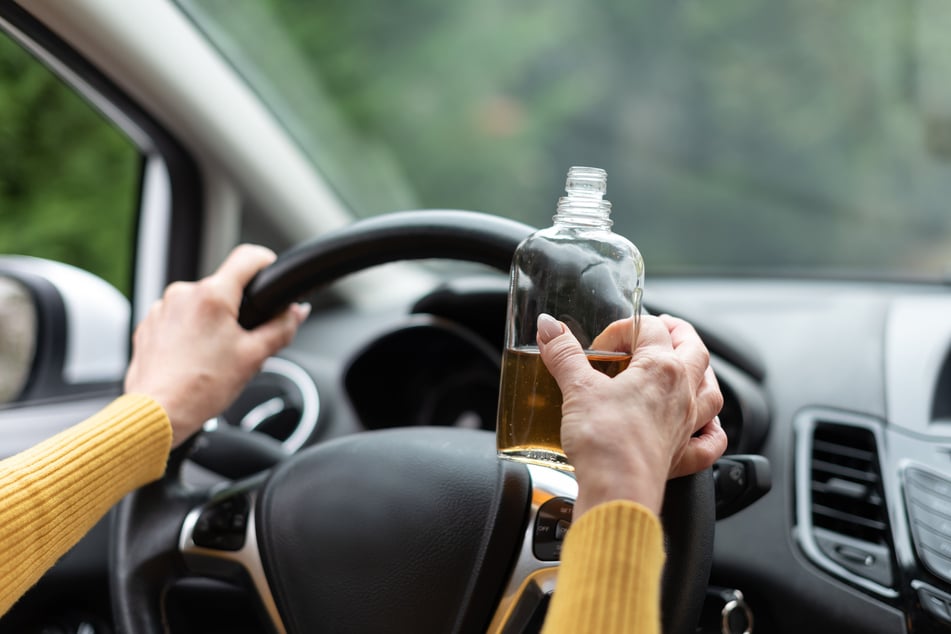 Eine Autofahrerin (57) in Freital wurde mit über drei Promille im Blut gestoppt. Gegen sie laufen jetzt zwei Verfahren. (Symbolbild)