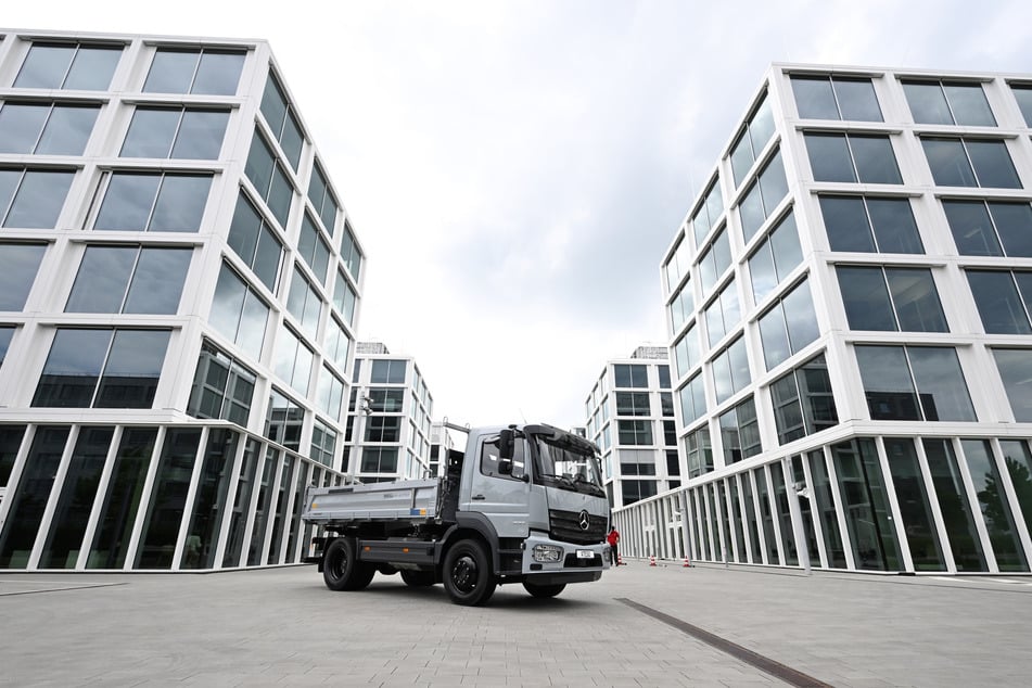 Daimler Truck ist einer der weltweit größten Nutzfahrzeug-Hersteller mit rund 100.000 Beschäftigten. (Archivfoto)