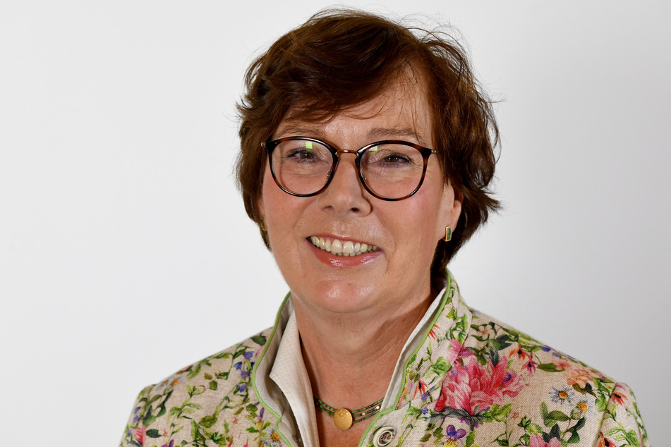 Sabine Sütterlin-Waack (CDU), Justizministerin von Schleswig-Holstein, steht im Landeshaus von Kiel.