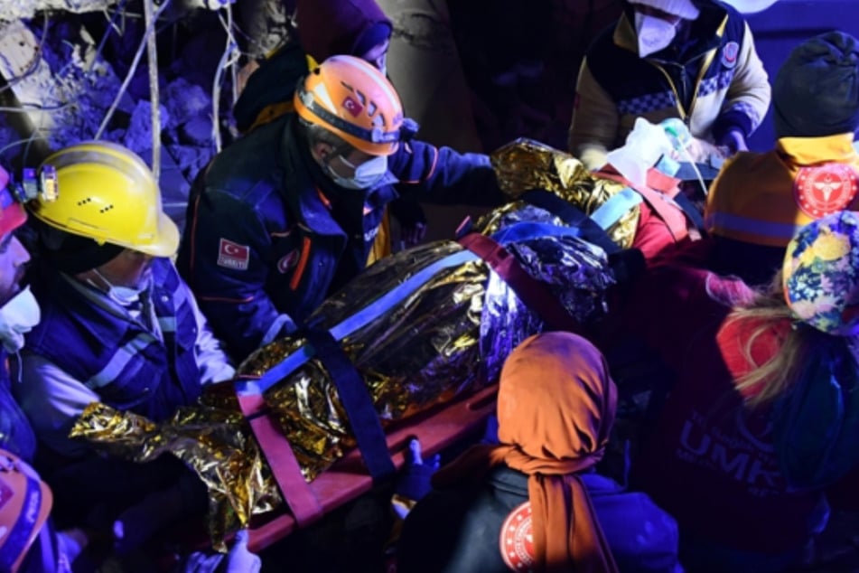 Erdbeben in der Türkei: Frau nach 170 Stunden unter Trümmern gerettet