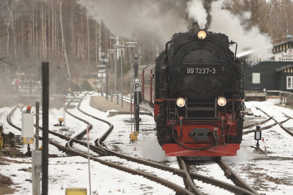 Sonniges Winterwetter: Lifte und Schmalspurbahn fahren wieder