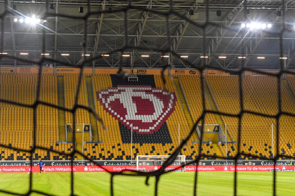 Die Fans kaufen sogar Tickets, wenn sie damit nicht ins Stadion dürfen. Das Geld der Stadt wird trotzdem gebraucht.