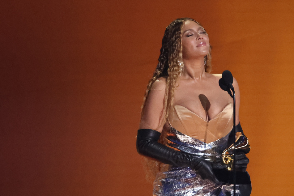 Beyoncé broke the all-time record Sunday with her 32nd career Grammys win.