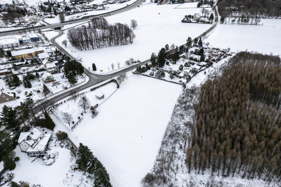 Neun bis elf Baugrundstücke können nun an der Zschopauer Straße in Chemnitz entstehen (Fläche im Vordergrund).