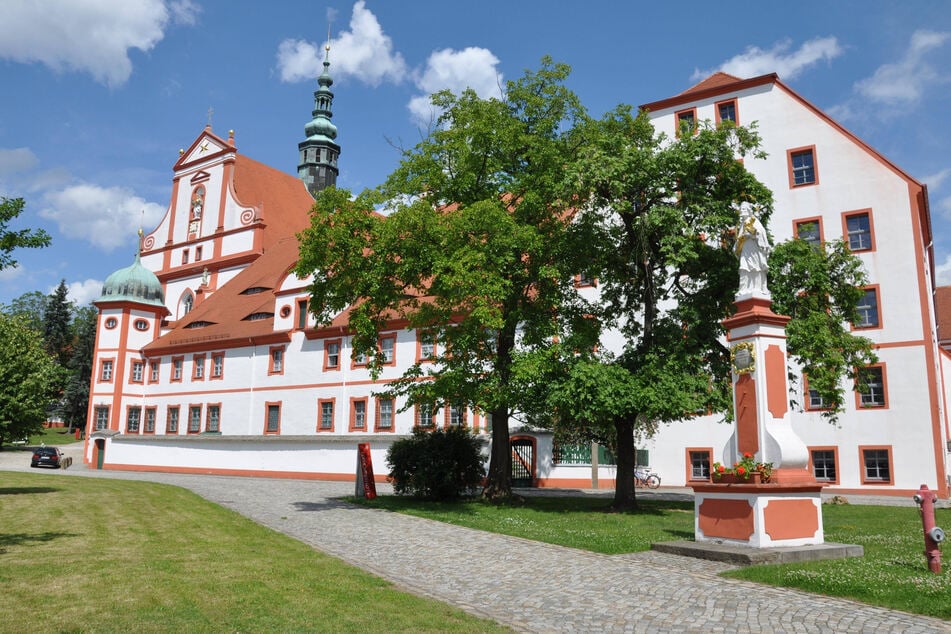 The St. Marienstern monastery in Panschwitz-Kuckau is pretty to look at.