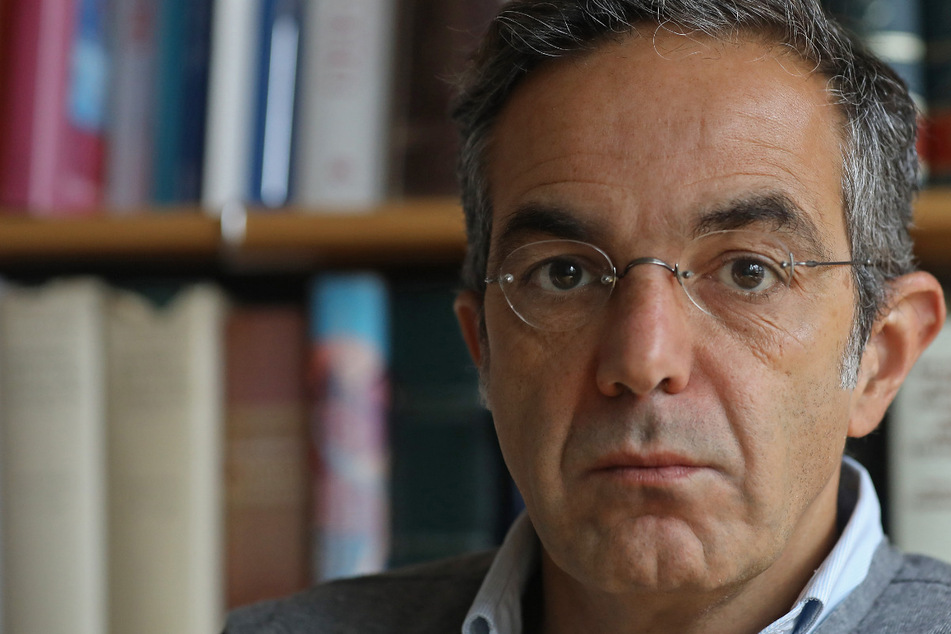 Köln: Schriftsteller Navid Kermani fordert totalen Boykott von russischem Gas und Öl