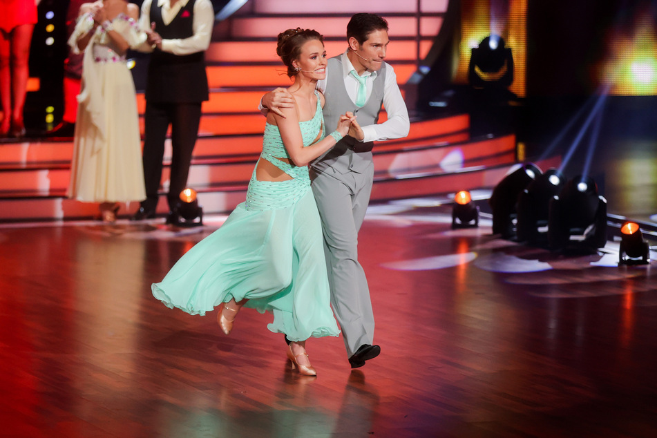 Laura Müller (19) und Christian Polanc (41), Profitänzer, tanzen in der RTL-Tanzshow "Let's Dance". Die Wendler-Verlobte schied am Samstagabend aus.