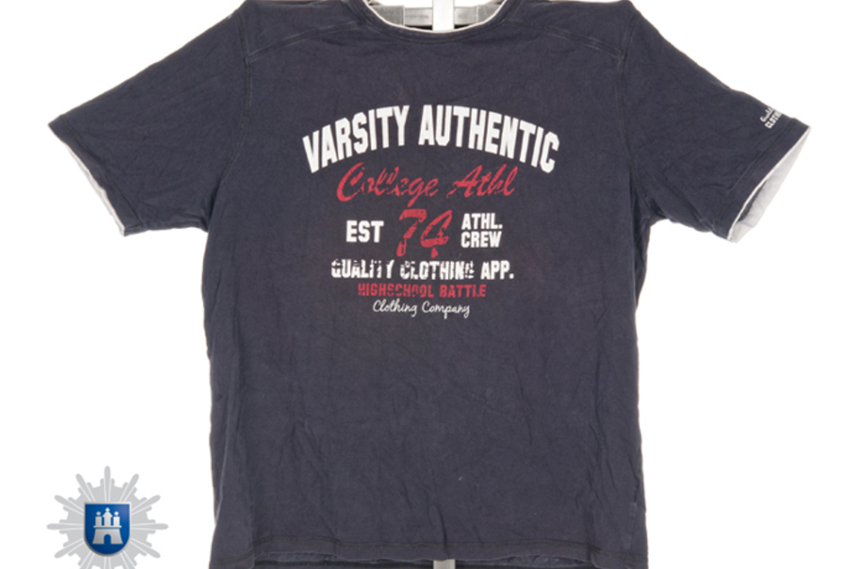 Dieses T-Shirt könnte endlich zum Täter führen.
