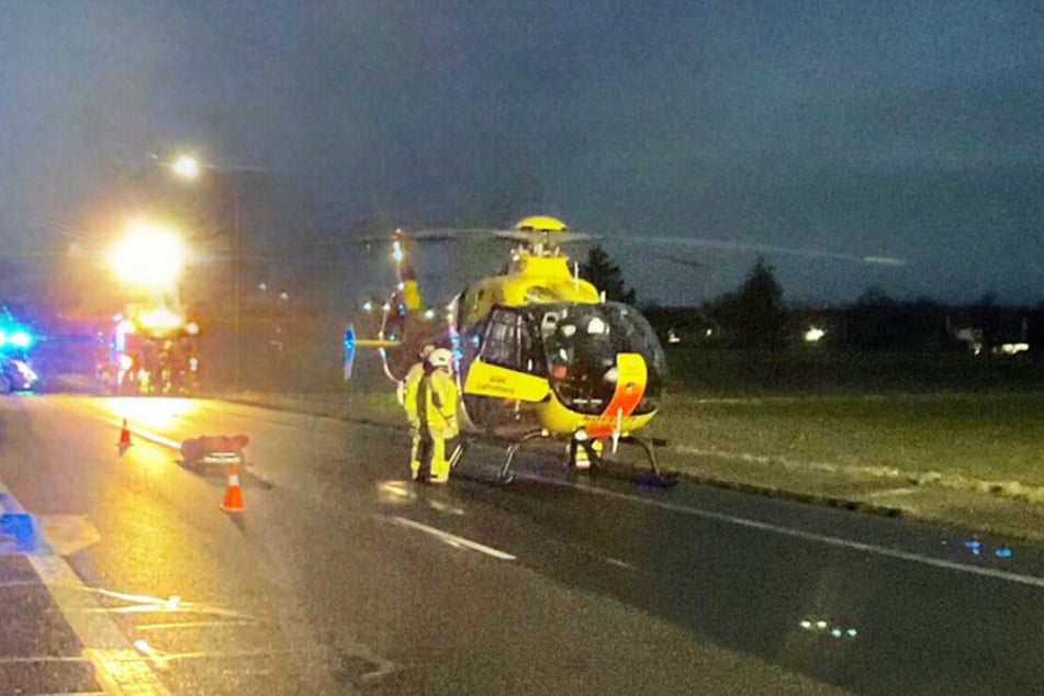 Ein Rettungshubschrauber brachte den Schwerverletzten in eine Klinik.