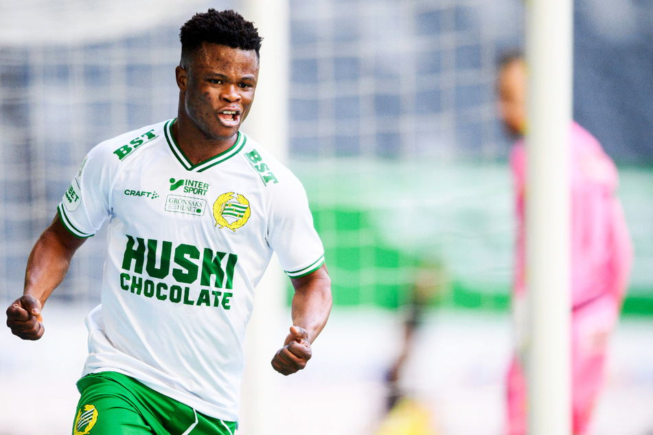Jubel bei Akinkunmi Amoo (18, l.): Der 1,63 Meter große Wirbelwind erzielte am gestrigen Samstag seinen ersten Ligatreffer für Hammarby IF.
