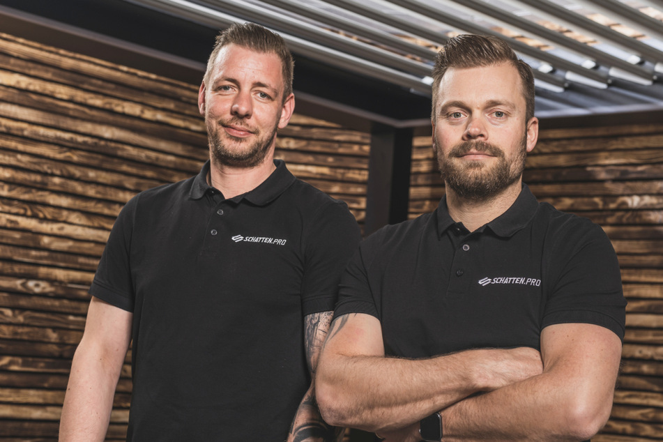 Georg Stolle (li.) und Martin König (re.) planen und montieren eine Terrassenüberdachung genau nach Euren Vorstellungen.