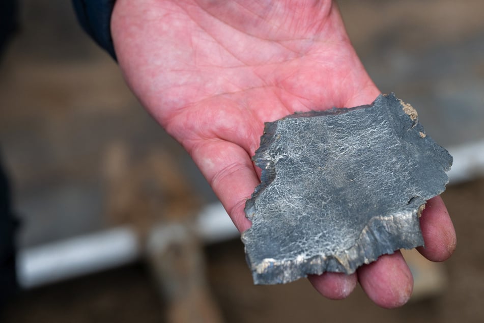 Solche einen Splitter erzeugte die Sprengung einer Weltkriegsbombe, die in Grünheide gefunden wurde.