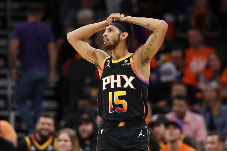 The Phoenix Suns have dealt guard Cameron Payne to the San Antonio Spurs.