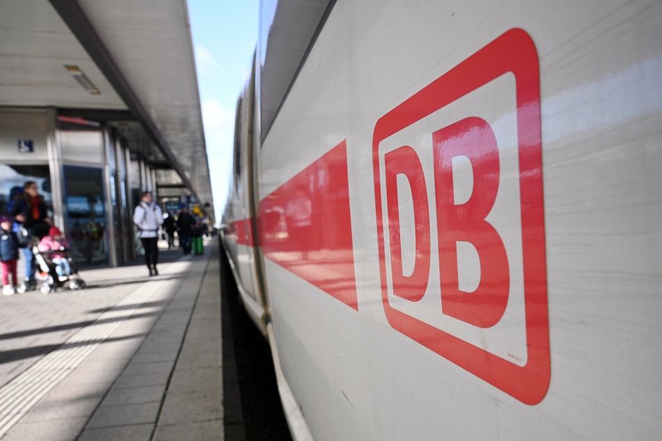 Die Deutsche Bahn reagiert auf das Coronavirus und schränkt ihren Fahrplan ein.