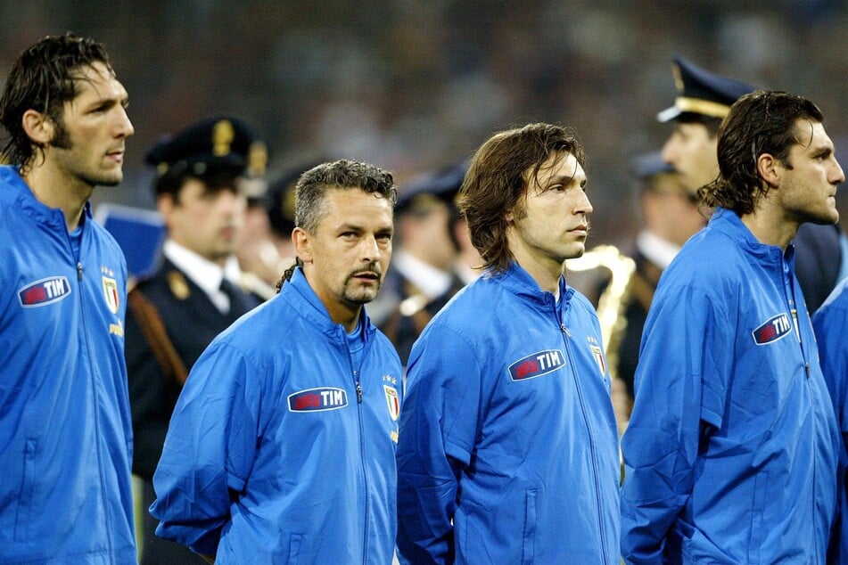 Italien-Legende Roberto Baggio (57, 2.v.l.) wurde Opfer eines Raubüberfalls, während er ein Spiel seiner Azzurri verfolgte.