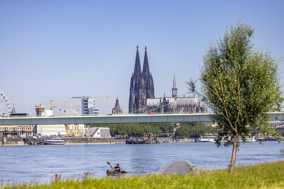 Die Gen-Z-Demo soll am Samstag nicht wie geplant in der Kölner Innenstadt starten, sondern am Rheinufer.
