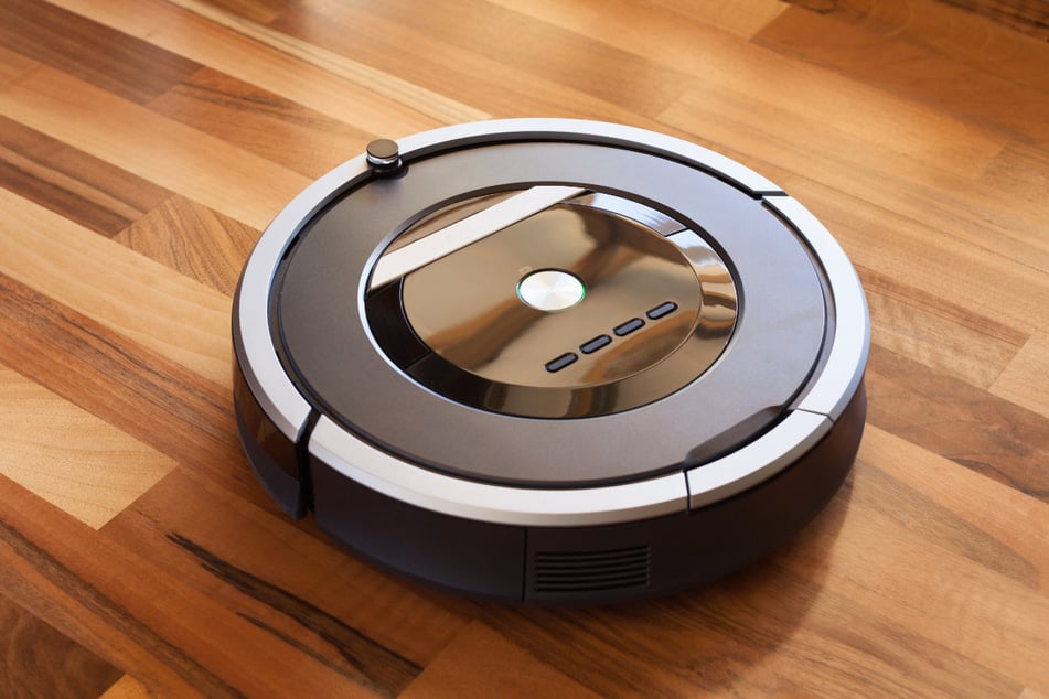 Weil eine automatische Tür irrtümlich aufging, konnte ein Saugroboter den Duft der Freiheit schnuppern. Zumindest kurzzeitig. (Symbolbild)