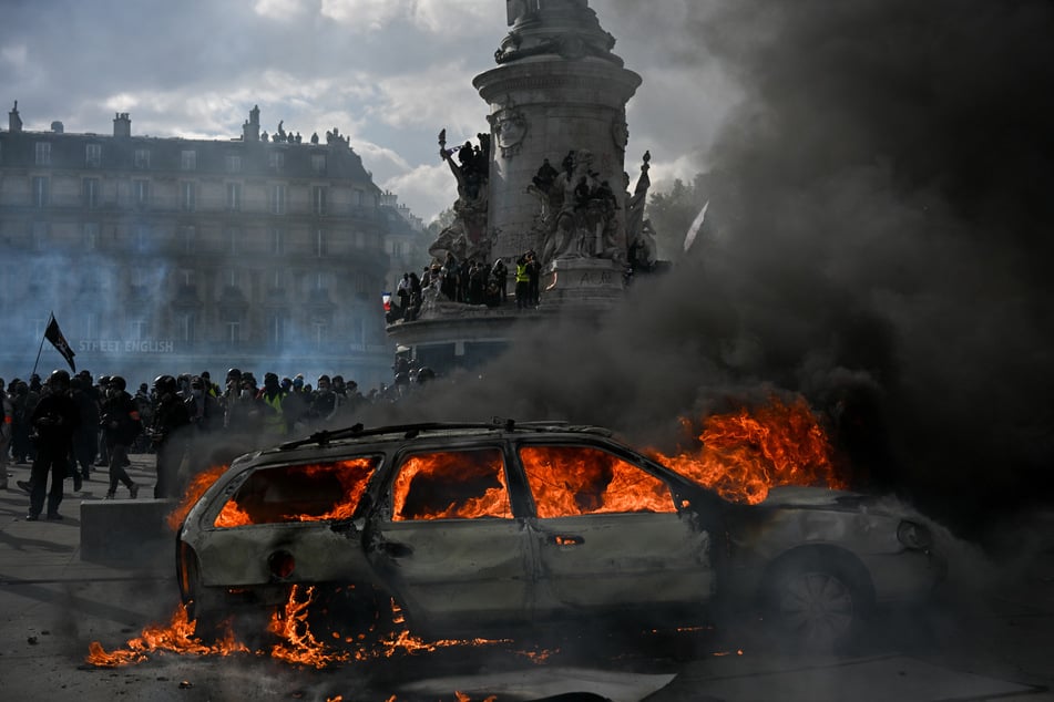 Nach den eskalierten Schülerprotesten in Frankreich wollten am Sonntag Tausende Teilnehmer in Paris für "Remigration" demonstrieren.