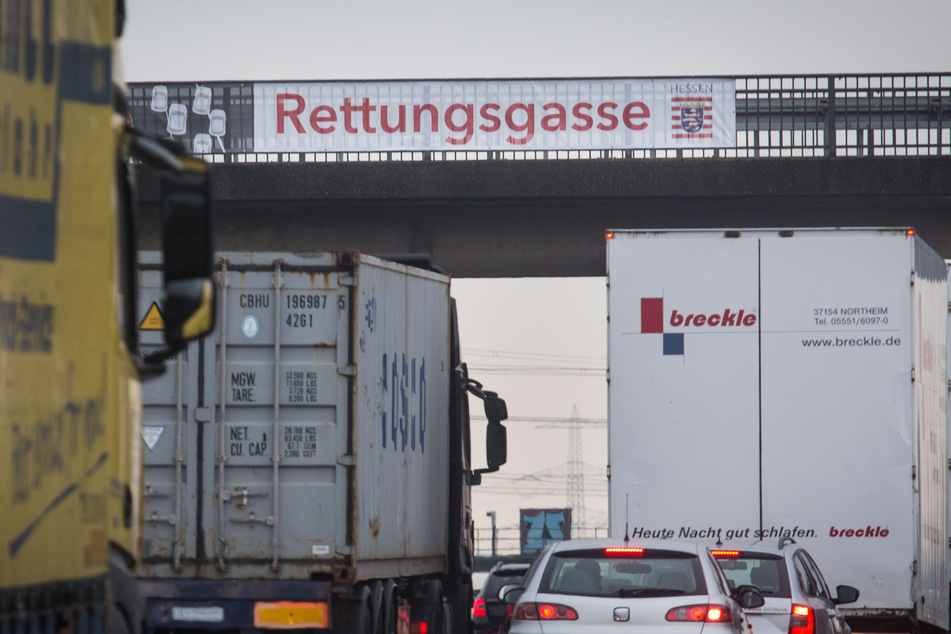 So will Hessen in Zukunft gegen Rettungsgassen-Rowdys vorgehen
