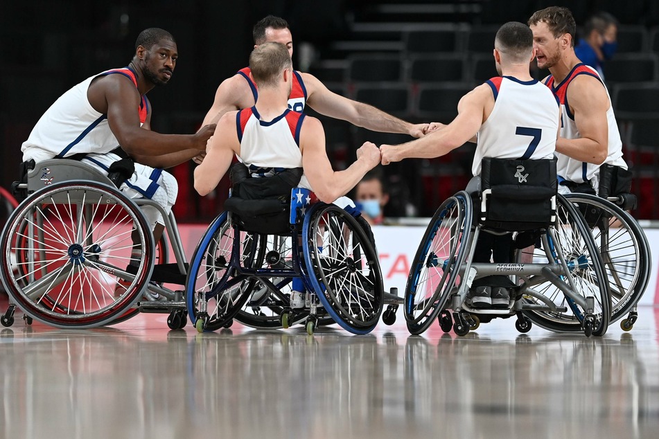 The US men's wheelchair basketball team beat Turkey on Wednesday to advance to the quarterfinal round against Spain.
