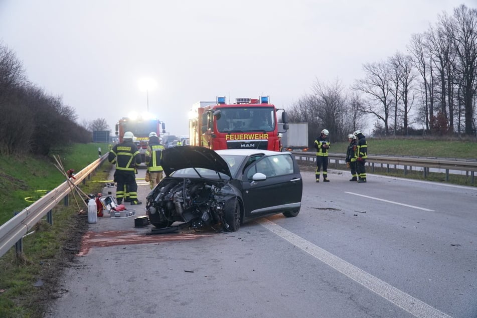 Nach einem Verkehrsunfall am heutigen Freitagnachmittag war die A4 in Richtung Dresden für Stunden gesperrt.