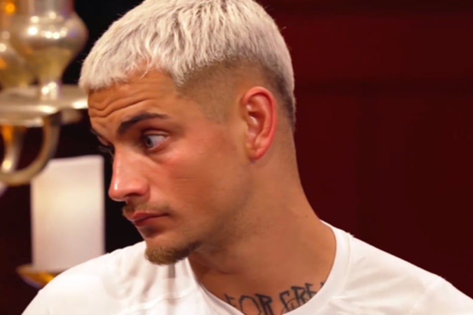 Luca (24) ist enttäuscht von seinem "FBoy Island"-Kumpel.