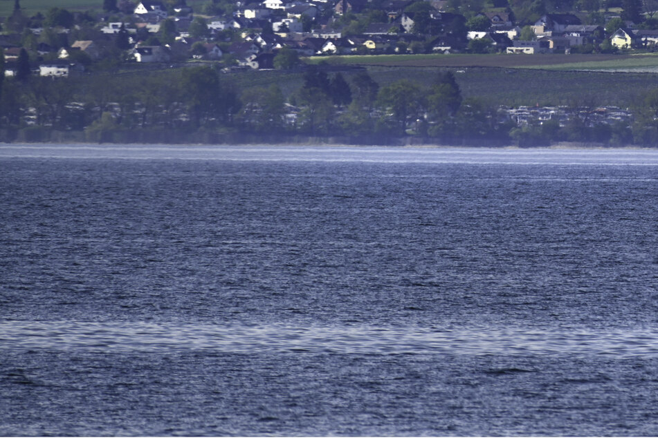 Ein Jahr nach einem Badeunfall ist ein vermisster Schwimmer tot aus dem Bodensee geborgen worden. (Symbolbild)