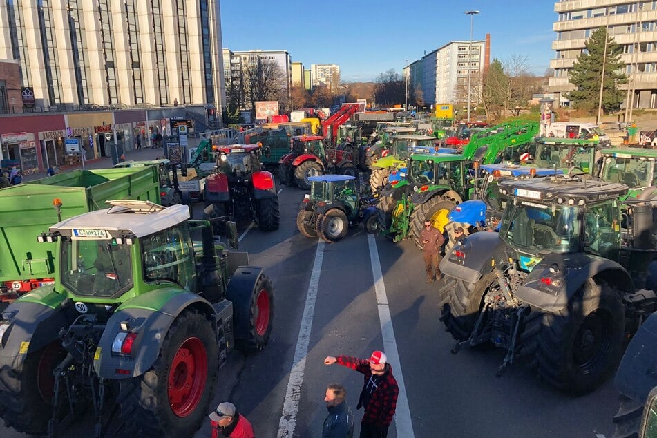 Zahlreiche Teilnehmer demonstrierten am Montag in der Chemnitzer City.