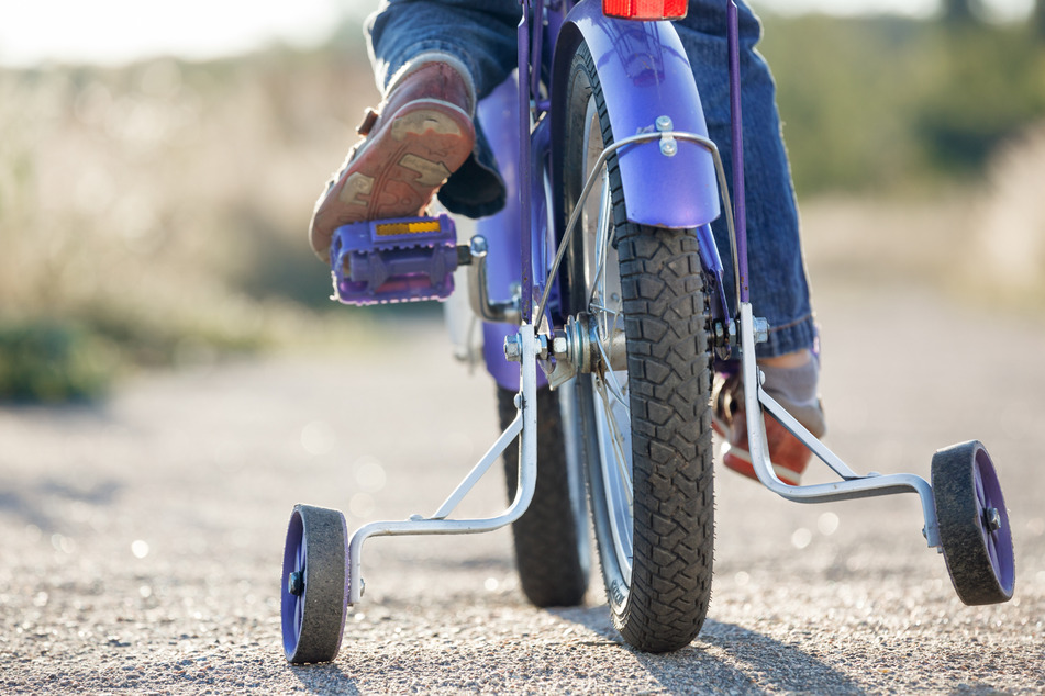 Kinder im Kita-Alter verhalten sich im Straßenverkehr oft noch unbeholfen. (Symbolbild)