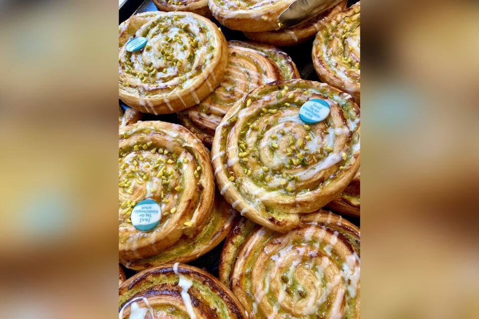Der Ottendorfer Mühlenbäcker hat extra für den Tag der Kinderhospizarbeit Pistazien-Schnecken ins Angebot aufgenommen.