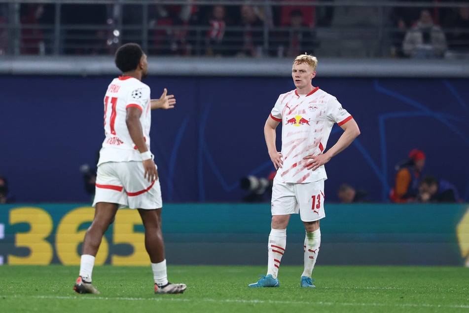 RB Leipzig konnte es nicht fassen. In Überzahl fing sich der Klub zwei Treffer ein.