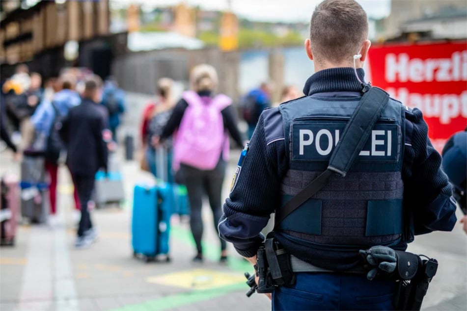 Die Polizei sucht nach dem Täter. (Symbolbild)