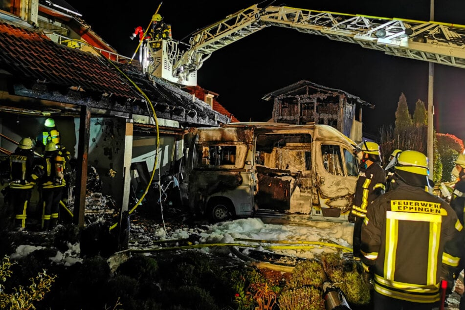 Bei diesem Feuer entsteht ein Sachschaden von circa 200.000 Euro.