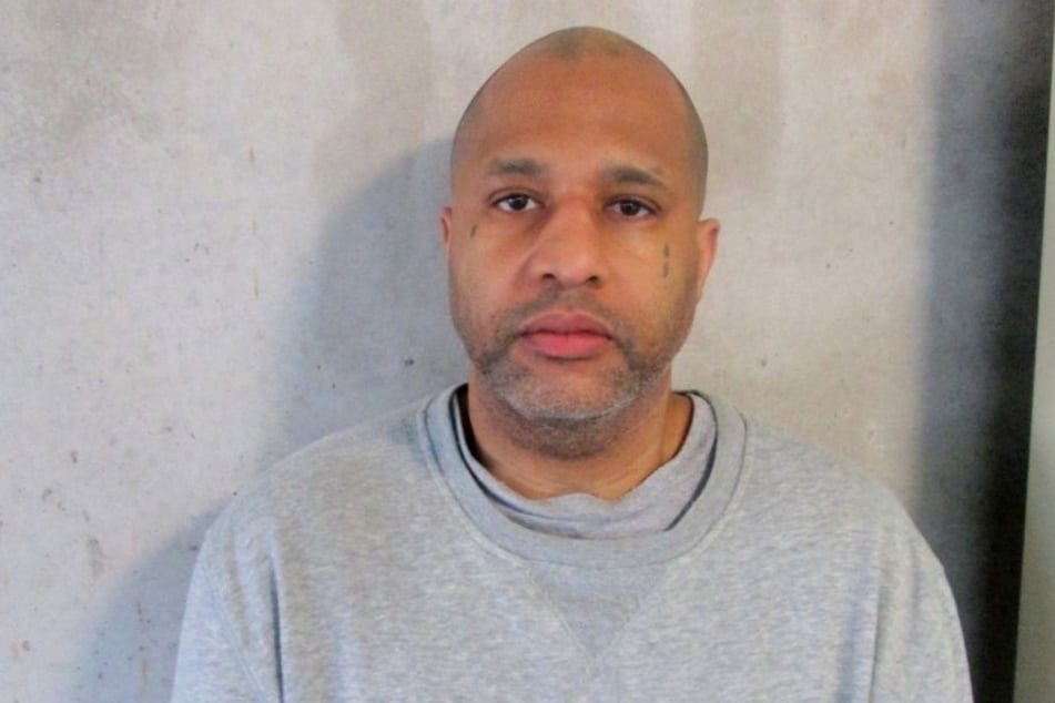 45-year-old Kendrick Simpson, who was convicted of a 2006 double murder, has been put to death by lethal injection in Oklahoma.