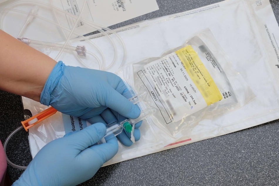 Na UKL byla nedávno provedena první infuze nového léku na Alzheimerovu chorobu.