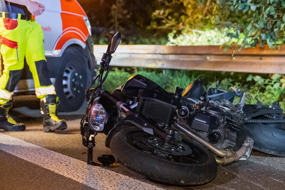 Unfall A3: Tragisches Unglück auf Autobahn: Junger Motorradfahrer stirbt nach Crash