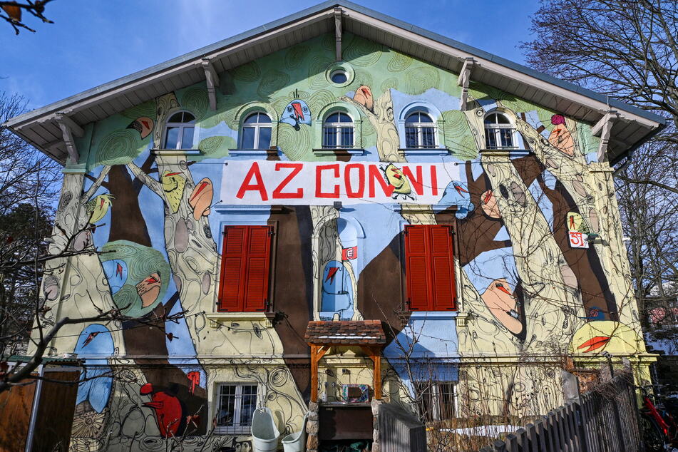 Die Kita auf dem Vereinsgelände des "AZ Conni" in der Dresdner Neustadt darf geöffnet bleiben.