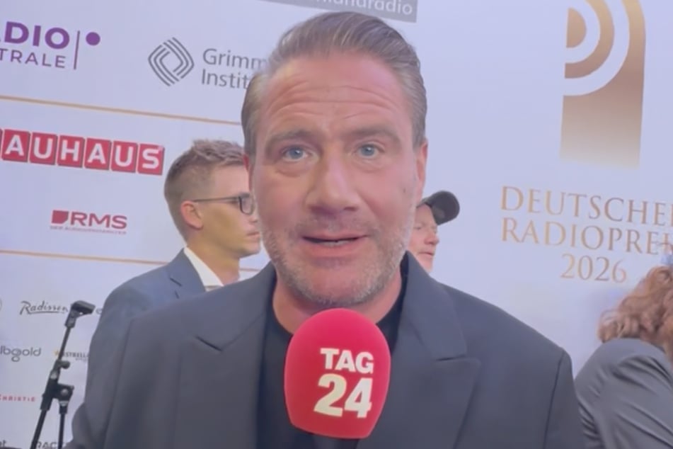 Sänger Sasha (54) erinnerte sich im Gespräch mit TAG24 daran, wie das Radio seine Kindheit geprägt hatte.