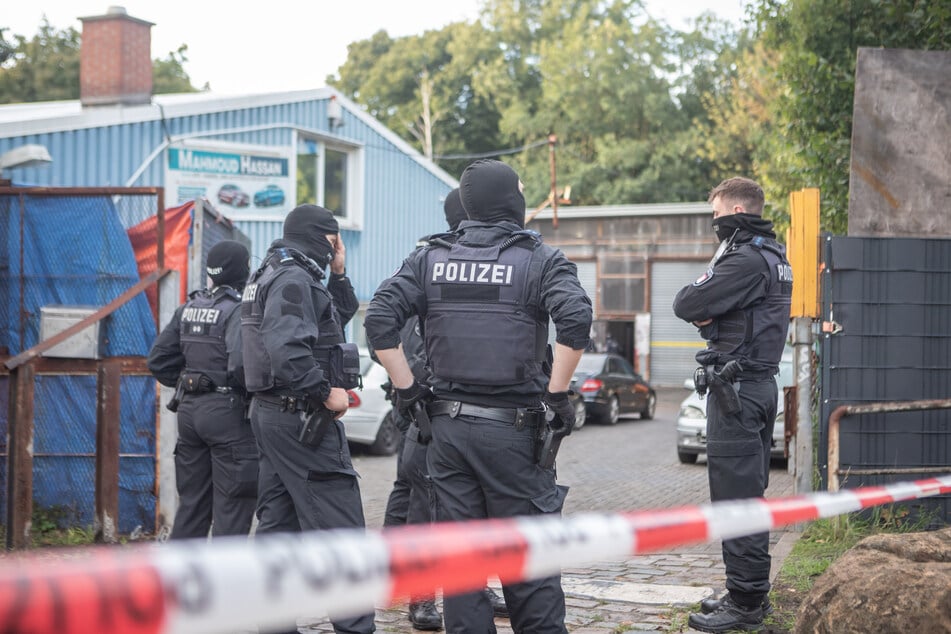Insgesamt wurden 5 Verdächtige vorläufig verhaftet.