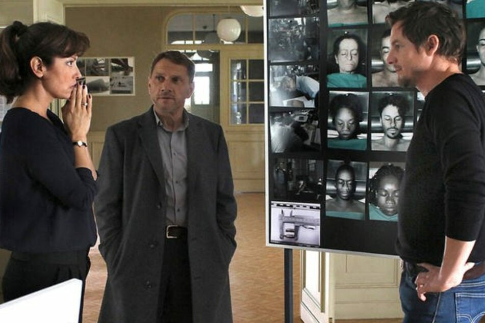 Tatort-Kommissar Felix Klare (41, rechts) in einer anderen Rolle: Er gibt in der ARD/MDR-Produktion einen brutalen Frauenmörder.