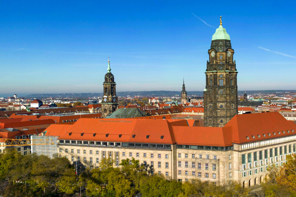 Dresden: Jede Menge offene Stellen: So ächzt das Rathaus unter dem Kräftemangel