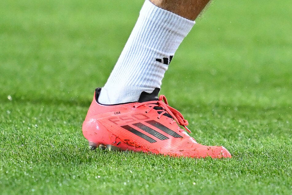 Thomas Müller trägt den Namen seiner Ehefrau beim Königsklassen-Spiel gegen Barça auf seinem Schuh.