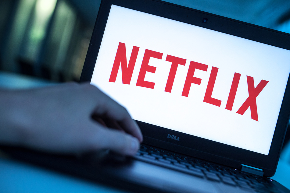 Netflix wird bald ein Feature testen, wo man für die Nutzung außer Haus zahlen muss. (Symbolbild)