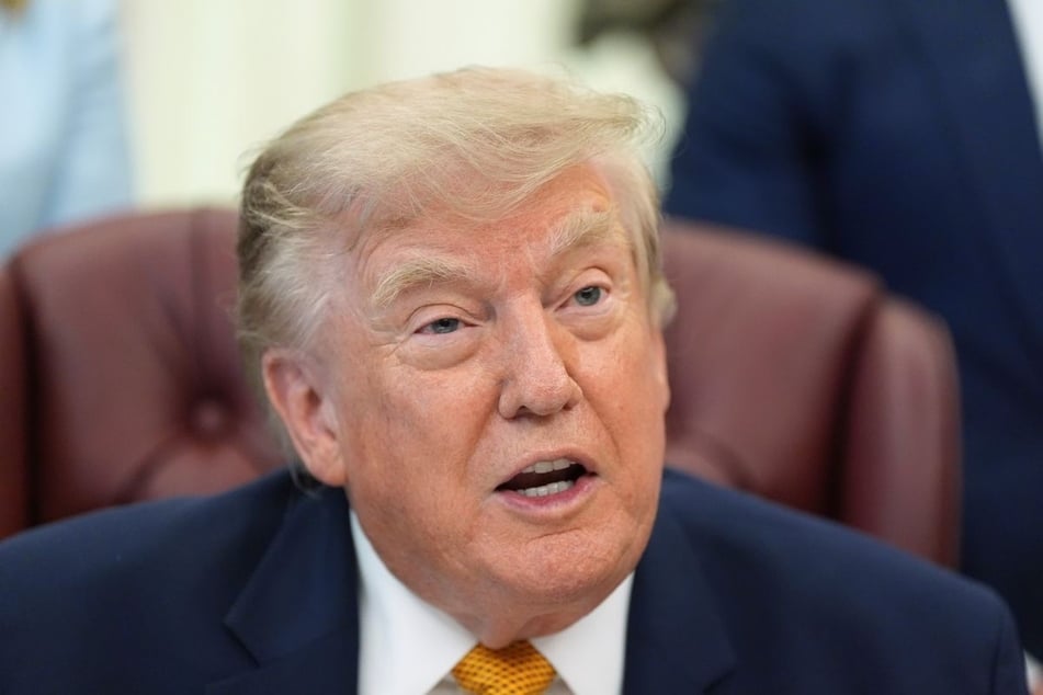 Trump droht erst mit heftigen Angriffen gegen den Iran und verkündet dann, sie wegen laufender Gespräche zurückzuhalten. (Archivbild)