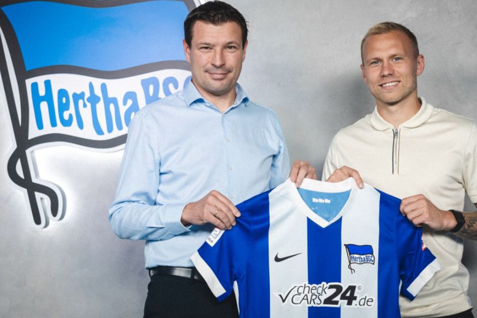 Hertha-Neuzugang Jon Dagur Thorsteinsson (25, r.) will mit der Alten Dame in die Bundesliga.